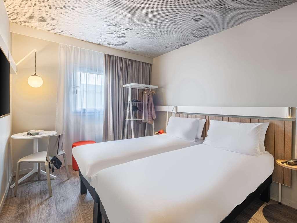 Ibis Nantes Treillieres Hotel Стая снимка