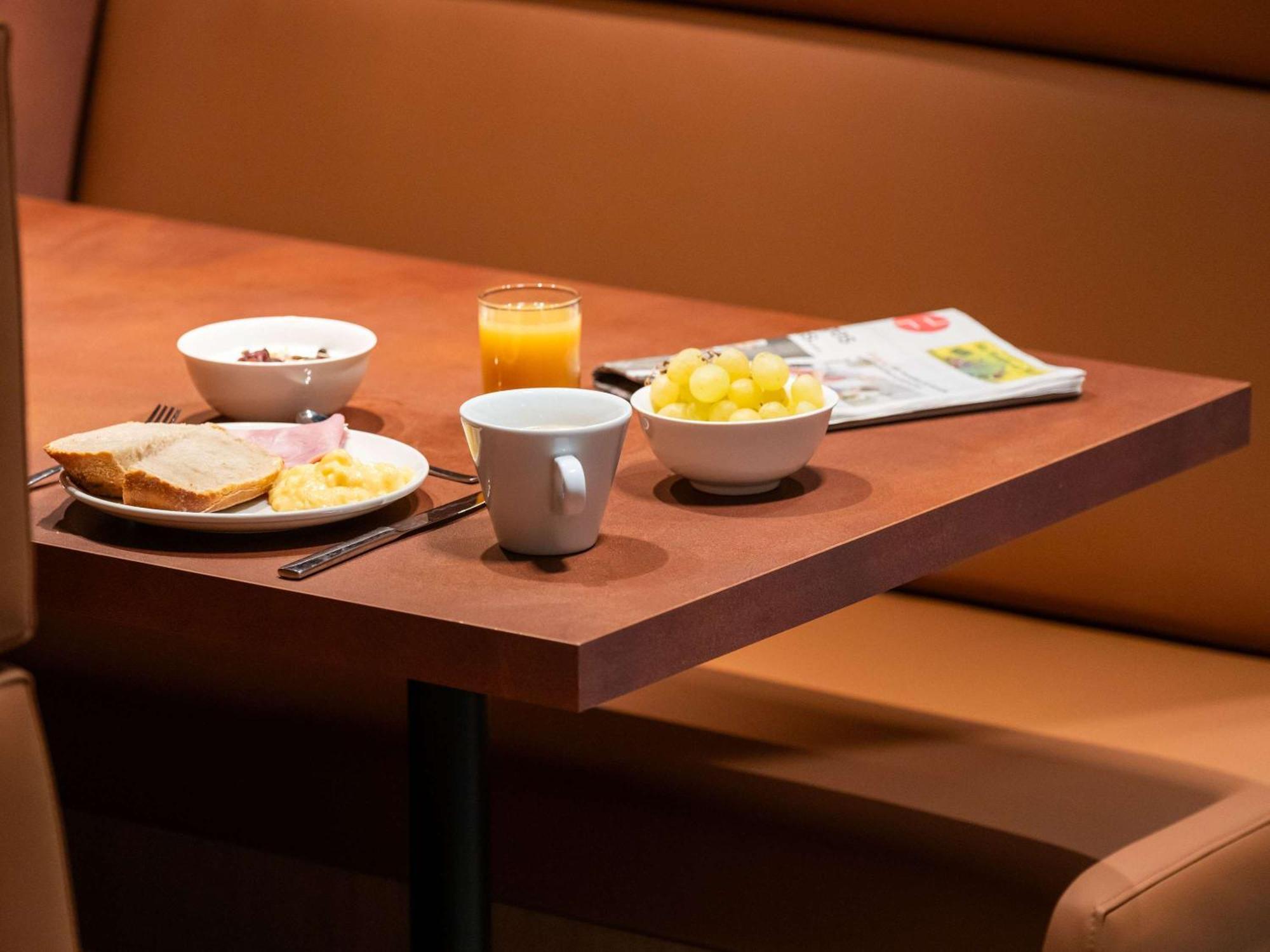 Ibis Nantes Treillieres Hotel Екстериор снимка