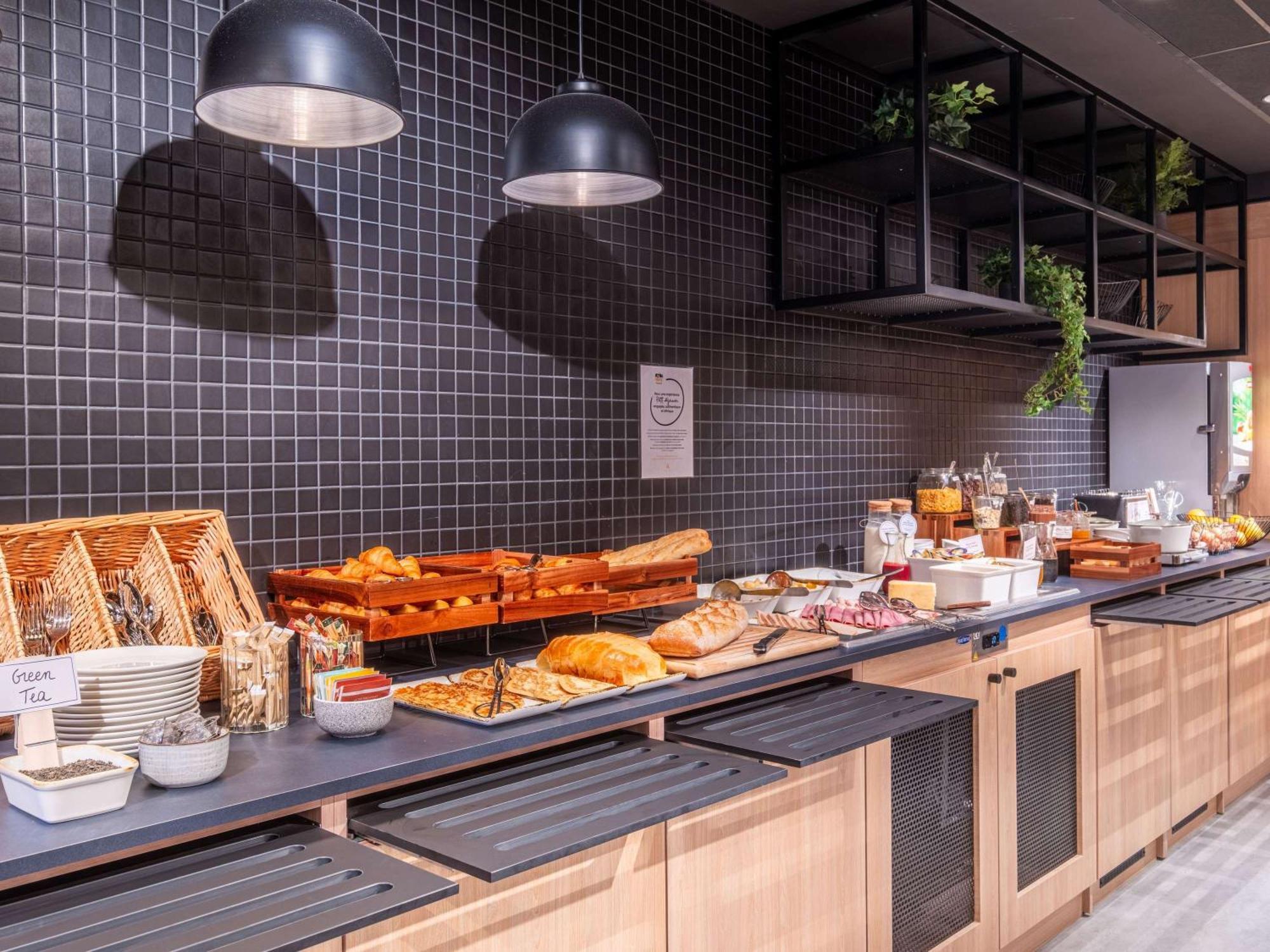 Ibis Nantes Treillieres Hotel Екстериор снимка